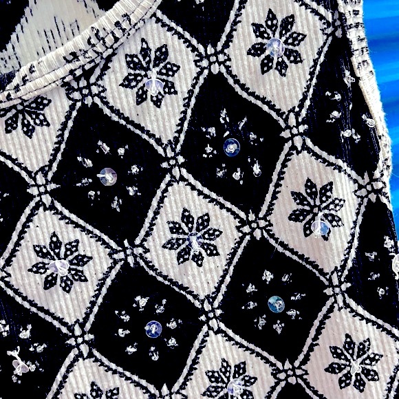 🍒 BOGO 🍒 Vintage Diamond & Symbolic pattern Tank - Picture 4 of 5